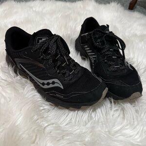 Saucony black men’s running shoes, size 10